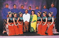 インドネシア・ゲントラマディア・スンダ音楽舞踊団